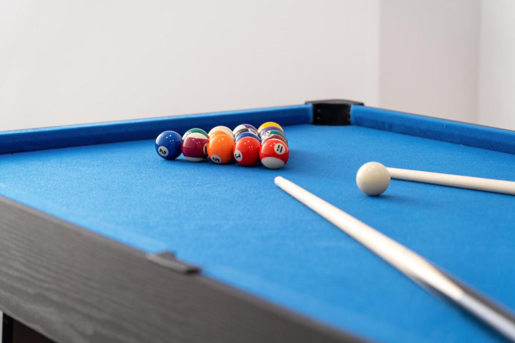 Apartment Last-minute Specials L Modern Flat With Pool Table L Sleeps 5 L By Zen Nights Short Lets & Serviced Leicester