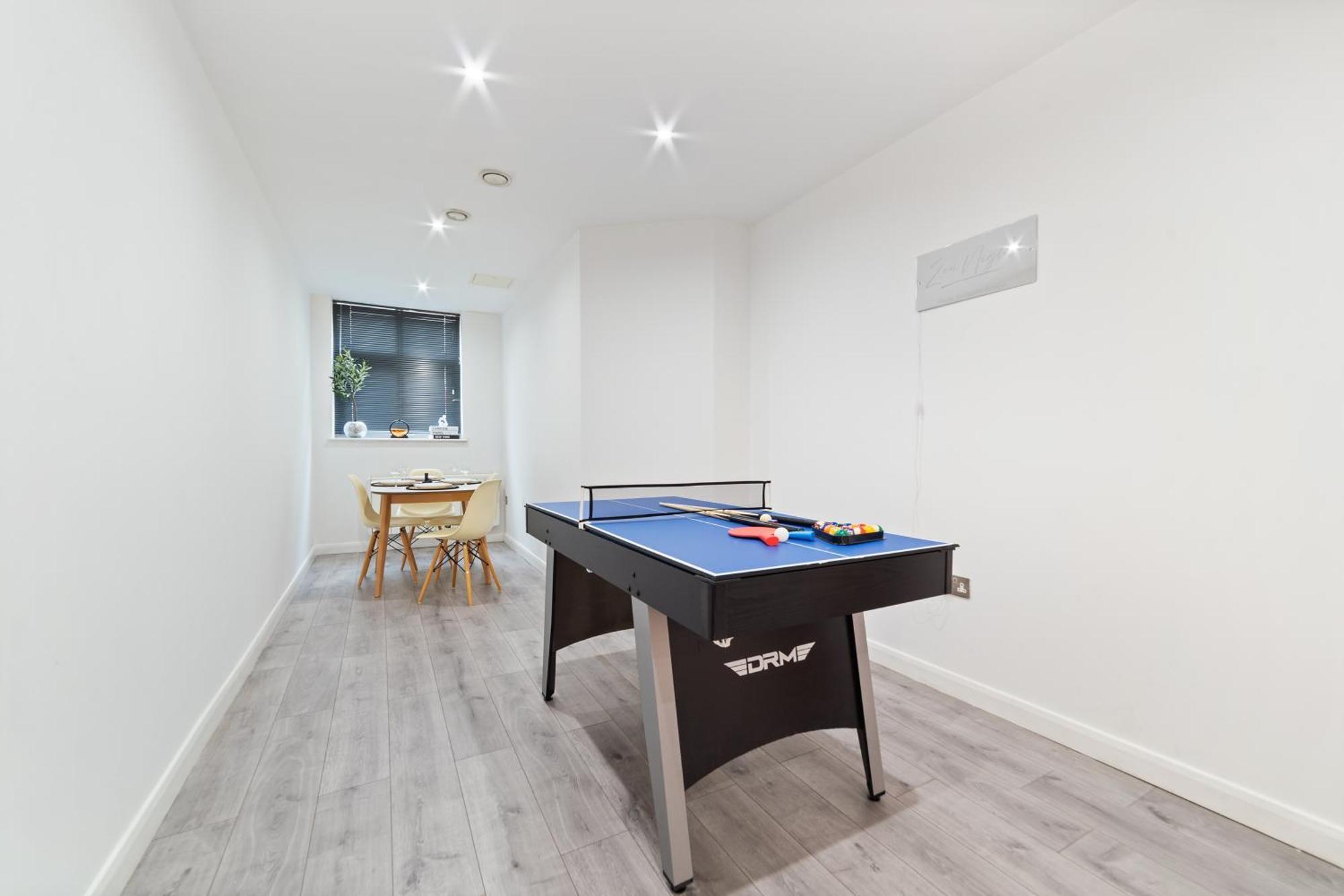 Last-minute Specials L Modern Flat With Pool Table L Sleeps 5 L By Zen Nights Short Lets & Serviced * Leicester