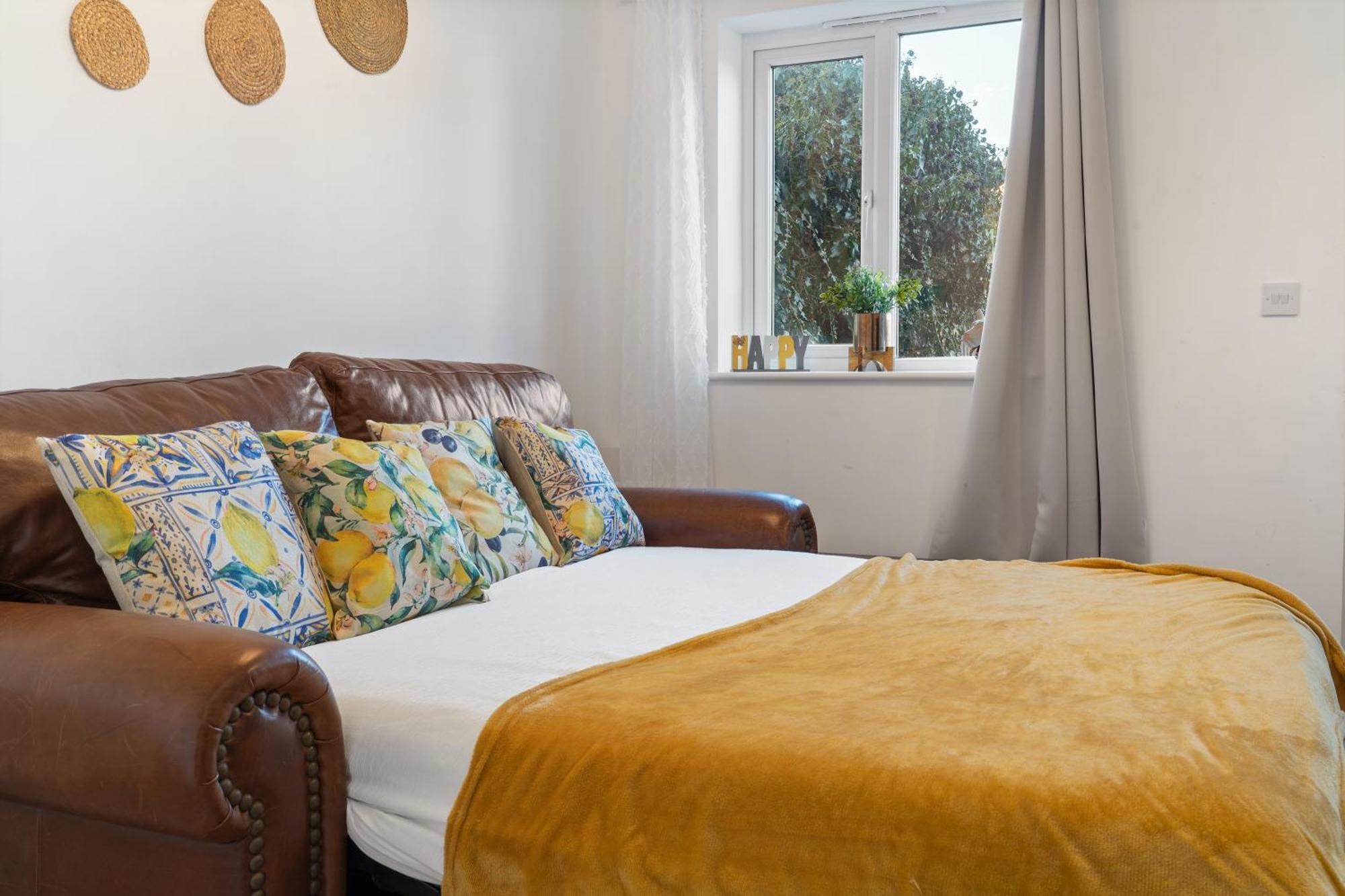 Holiday home Last-minute Specials L Modern House Near Center Sleeps 6 With Free Parking L By Zen Nights Short Lets & Serviced *