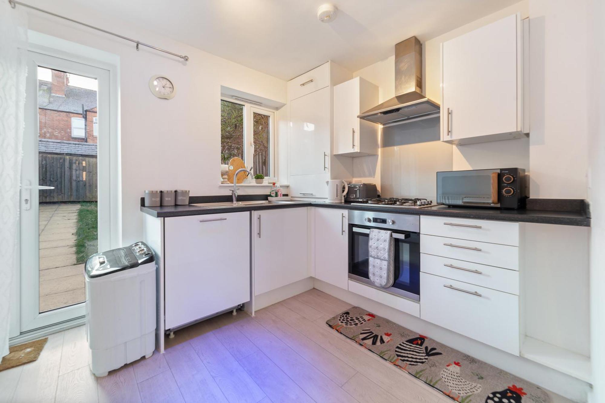 Holiday home Last-minute Specials L Modern House Near Center Sleeps 6 With Free Parking L By Zen Nights Short Lets & Serviced