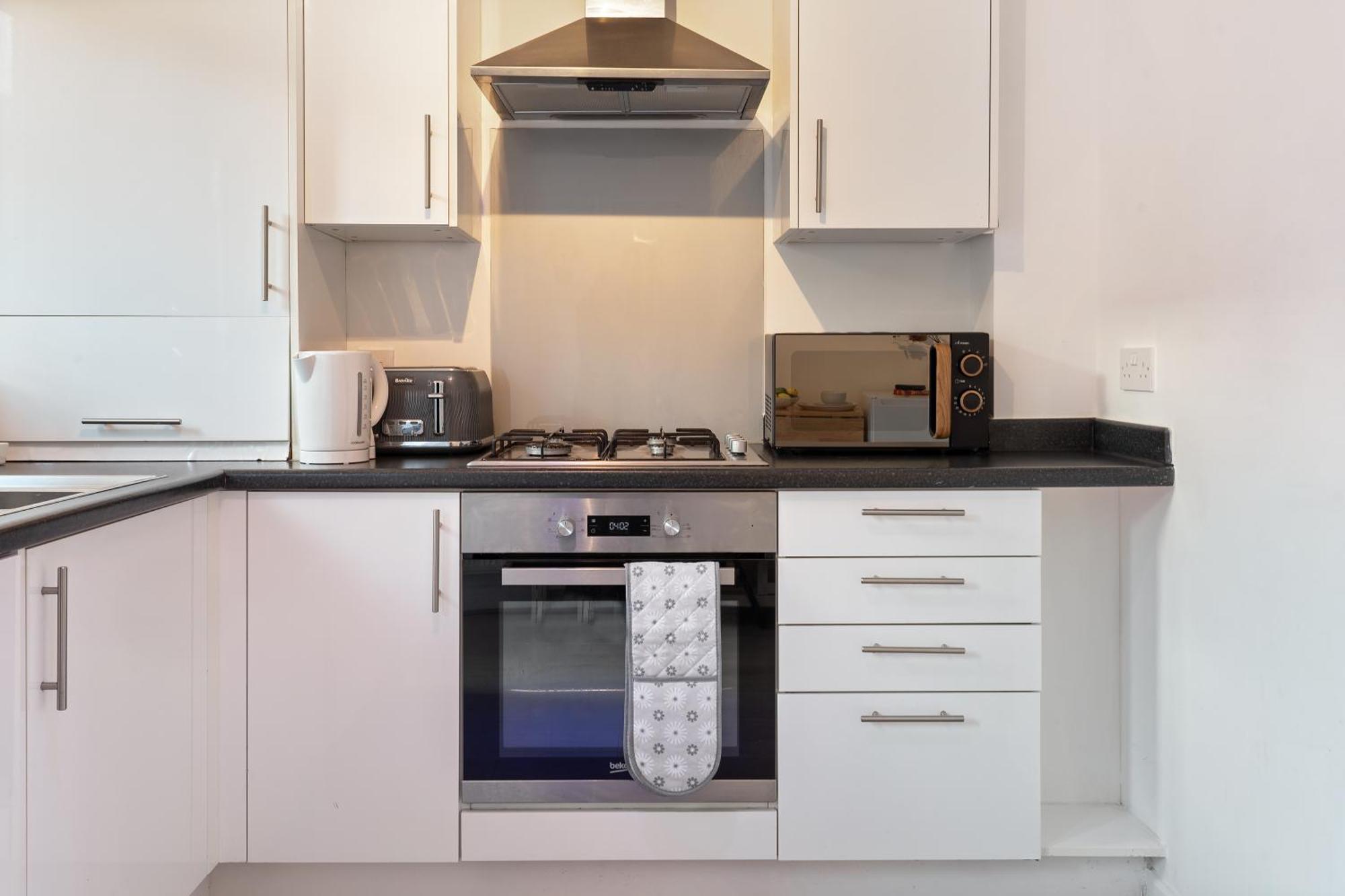 Last-minute Specials L Modern House Near Center Sleeps 6 With Free Parking L By Zen Nights Short Lets & Serviced