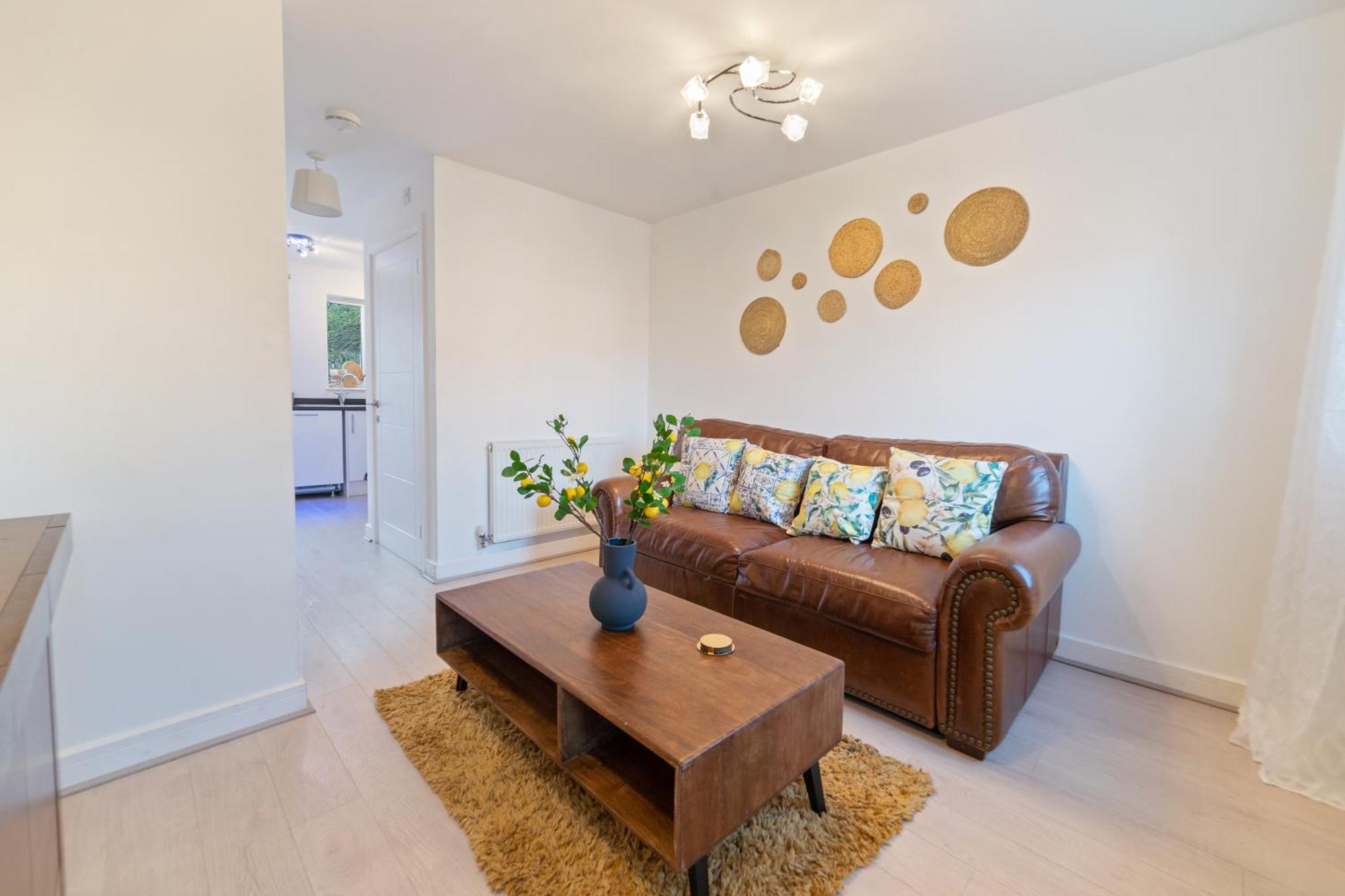 Holiday home Last-minute Specials L Modern House Near Center Sleeps 6 With Free Parking L By Zen Nights Short Lets & Serviced Leicester