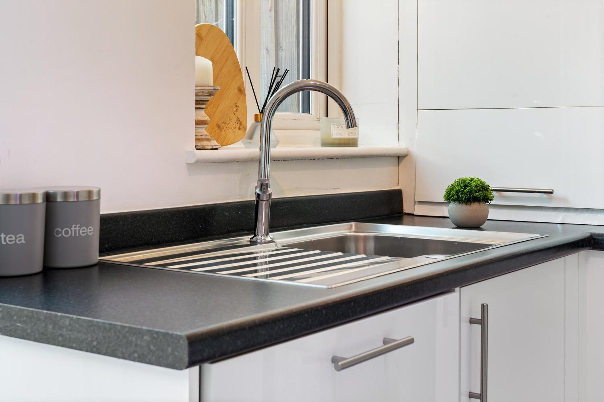 Holiday home Last-minute Specials L Modern House Near Center Sleeps 6 With Free Parking L By Zen Nights Short Lets & Serviced