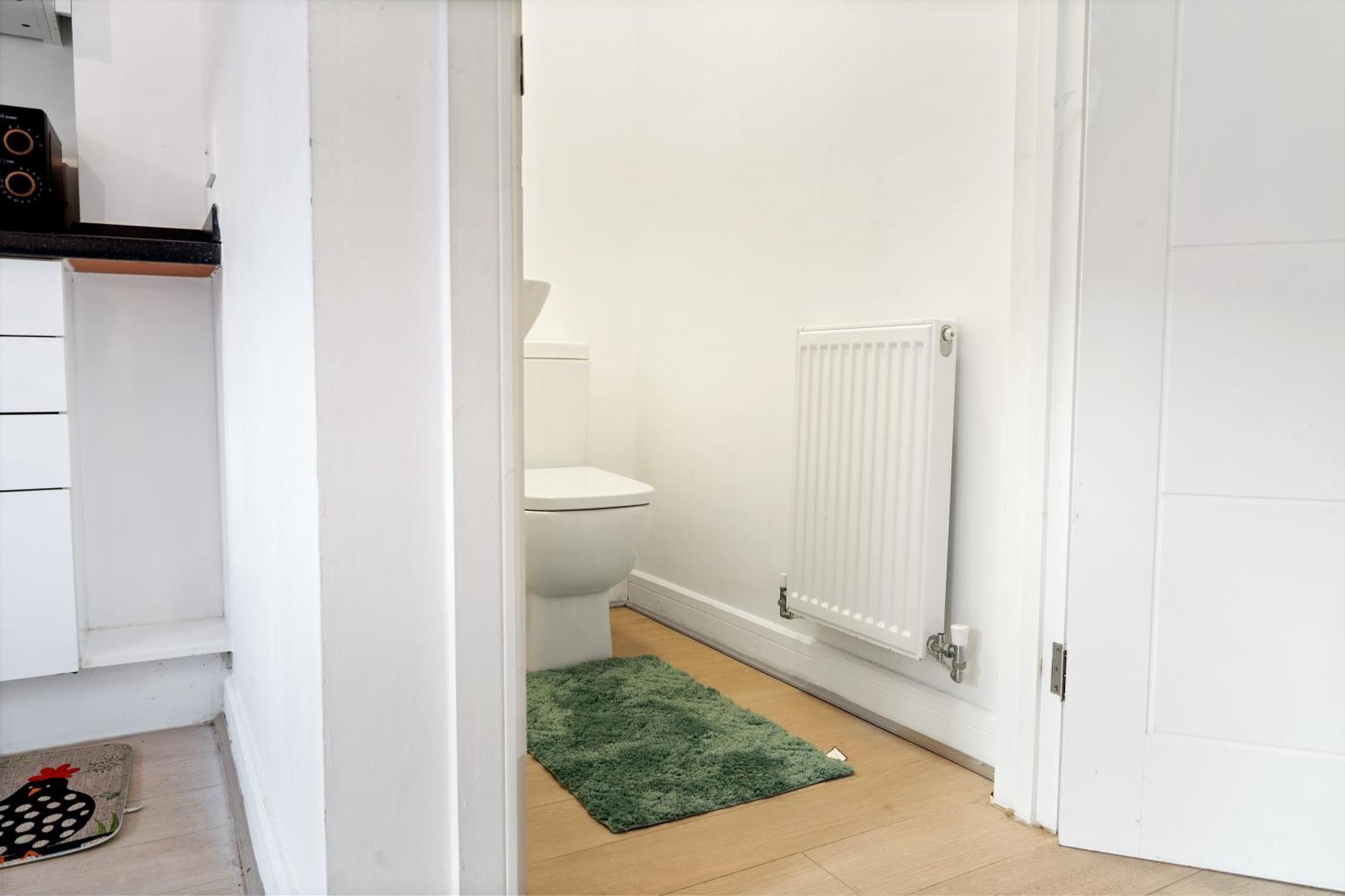 Last-minute Specials L Modern House Near Center Sleeps 6 With Free Parking L By Zen Nights Short Lets & Serviced Holiday home Leicester