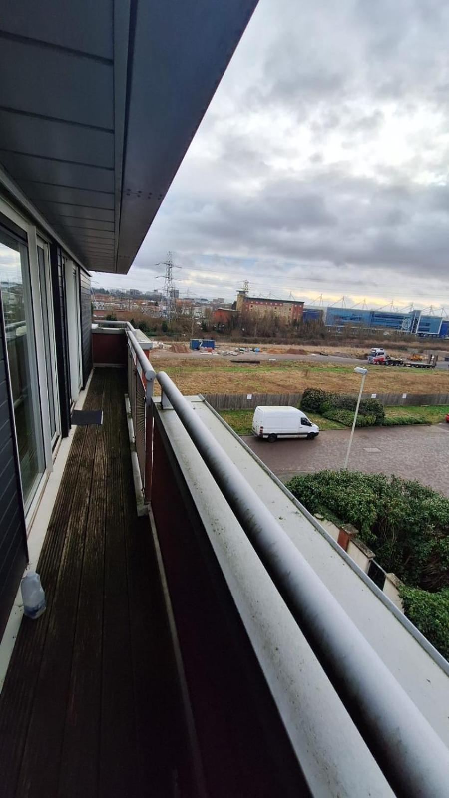 Free Parking Near Centre & Stadium Sleeps 6-8 *