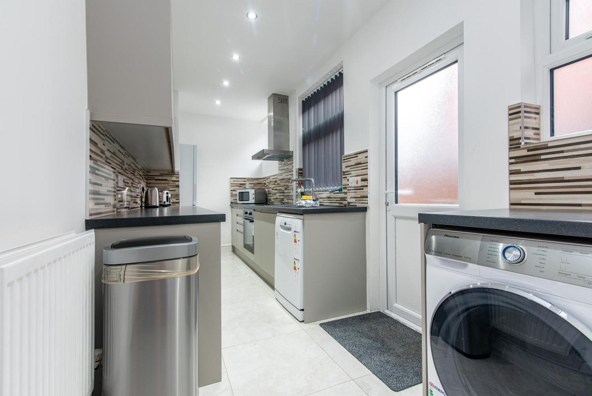 2 Bedroom House In The Heart Of Leicester