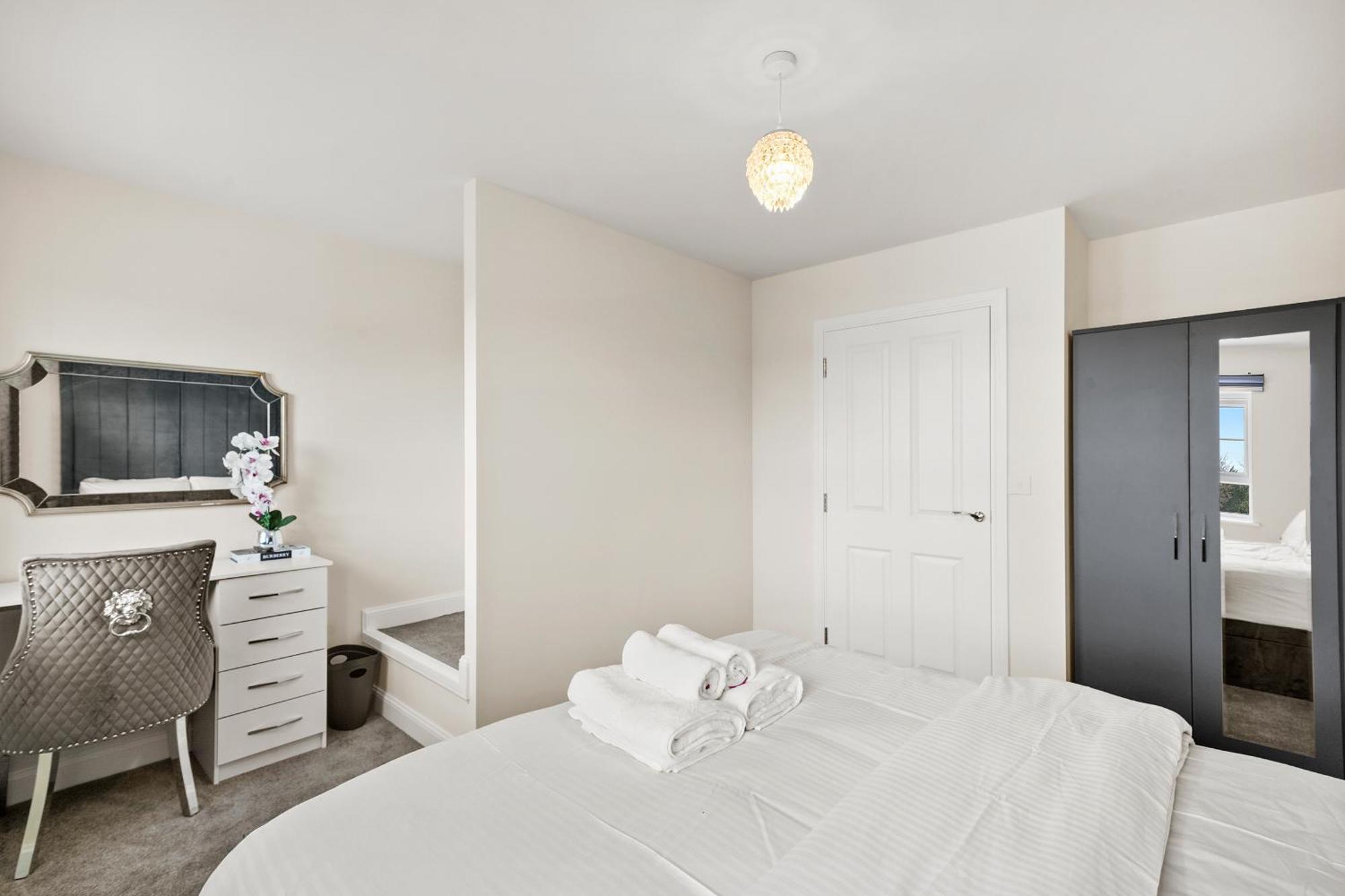 Beautiful 4 Bed In Leicester - Garden - Parking