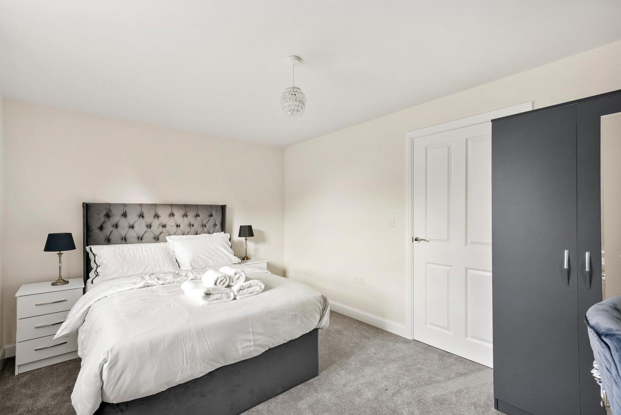 Holiday home Beautiful 4 Bed In Leicester - Garden - Parking *