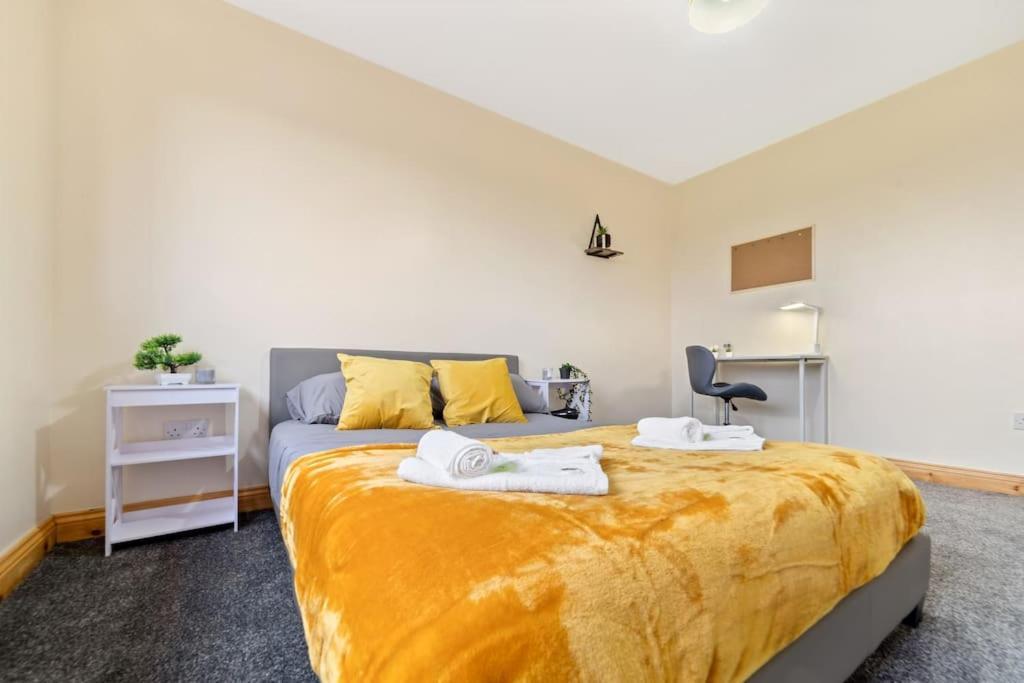 Professionals,contractors,family Holiday home Leicester