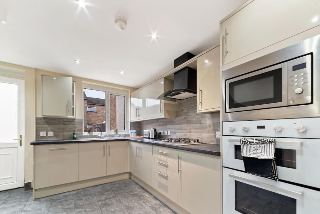 Holiday home Professionals,contractors,family