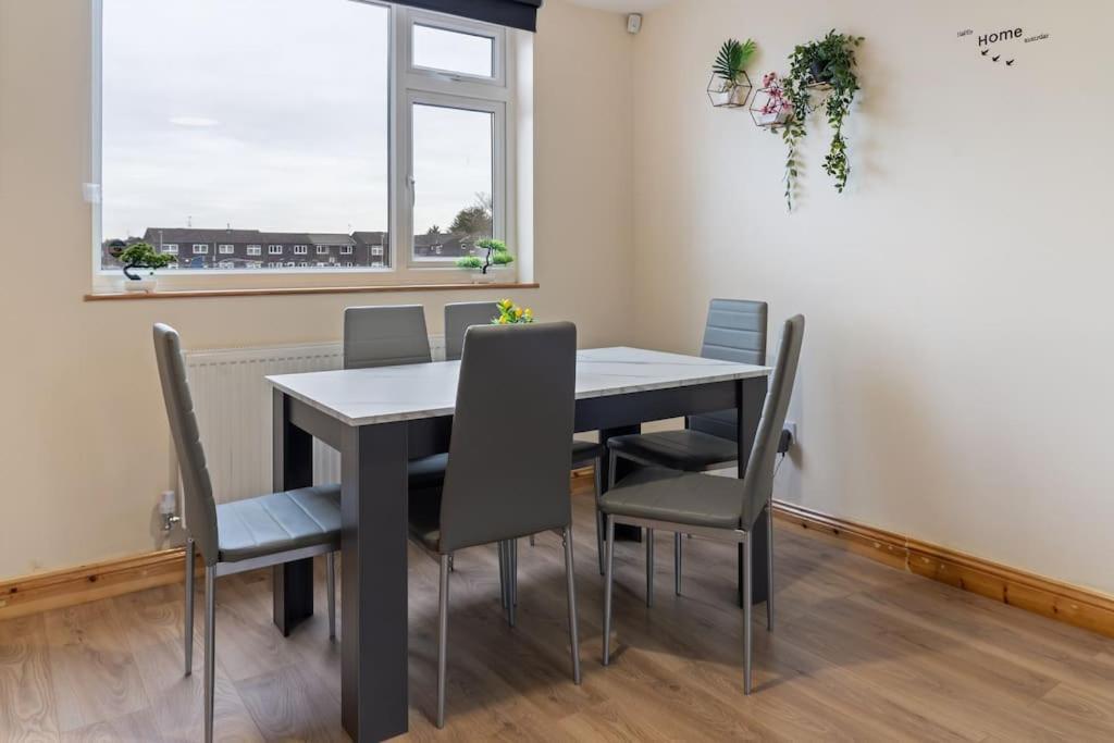 Holiday home Professionals,contractors,family *