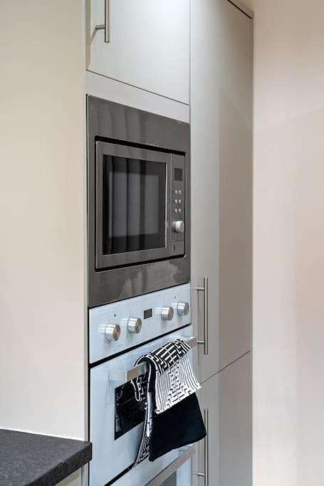Professionals,contractors,family * Leicester