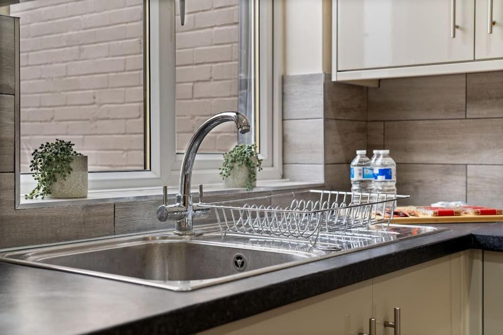 Professionals,contractors,family Holiday home Leicester
