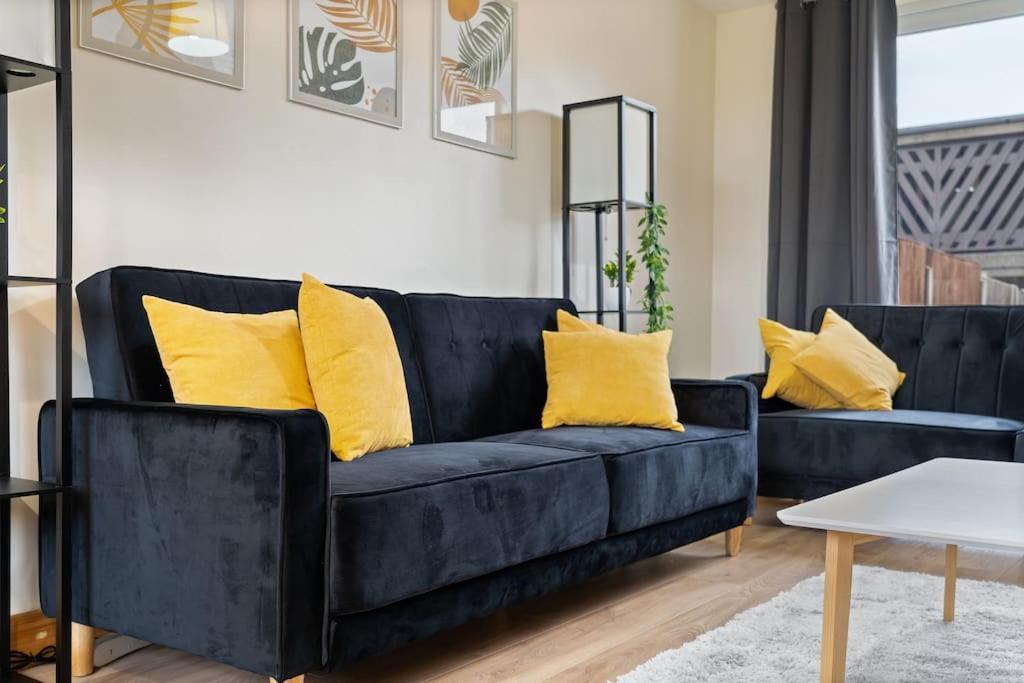 Professionals,contractors,family Holiday home Leicester