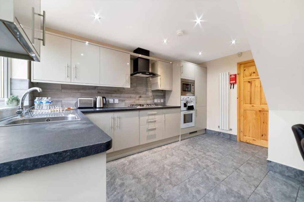 Holiday home Professionals,contractors,family Leicester