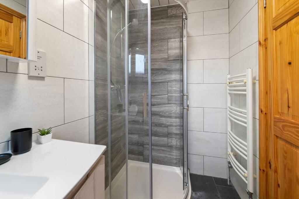 Professionals,contractors,family Holiday home Leicester