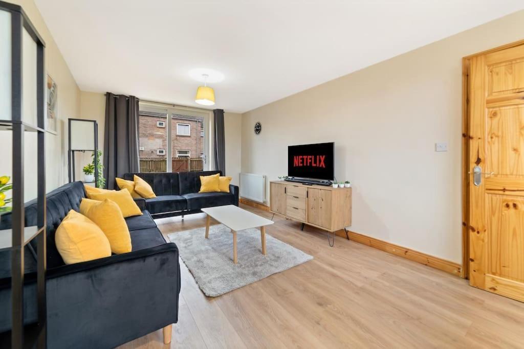Professionals,contractors,family * Leicester