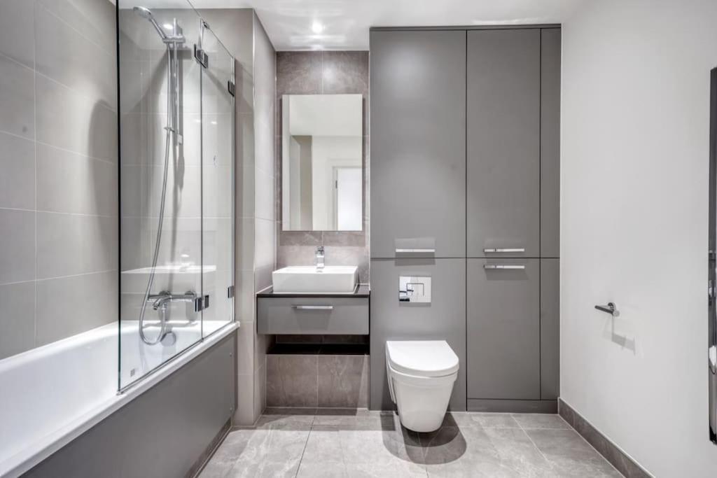 Luxurious 2 Bedroom Central Flat *