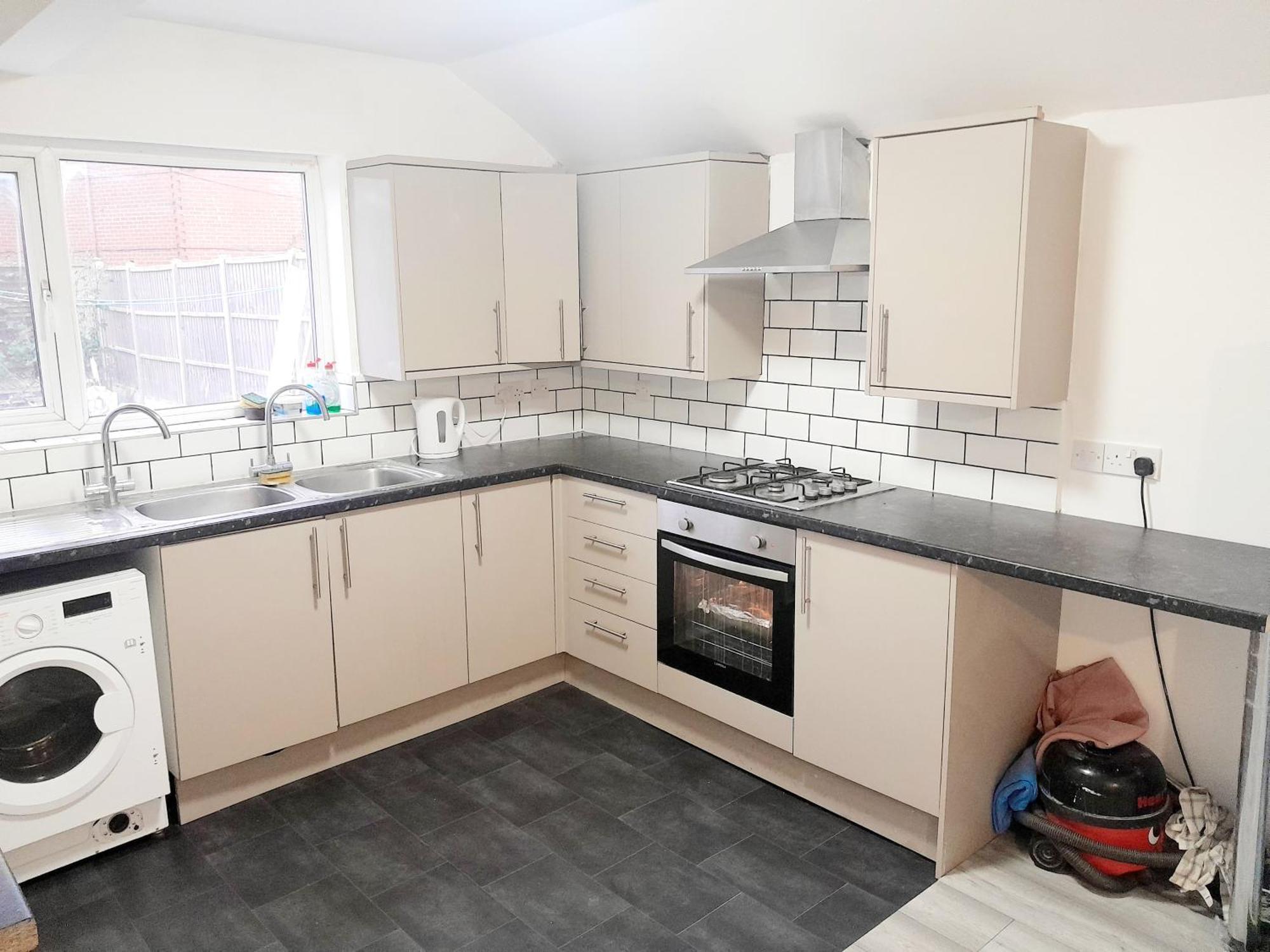 Double Ensuite Free Parking
