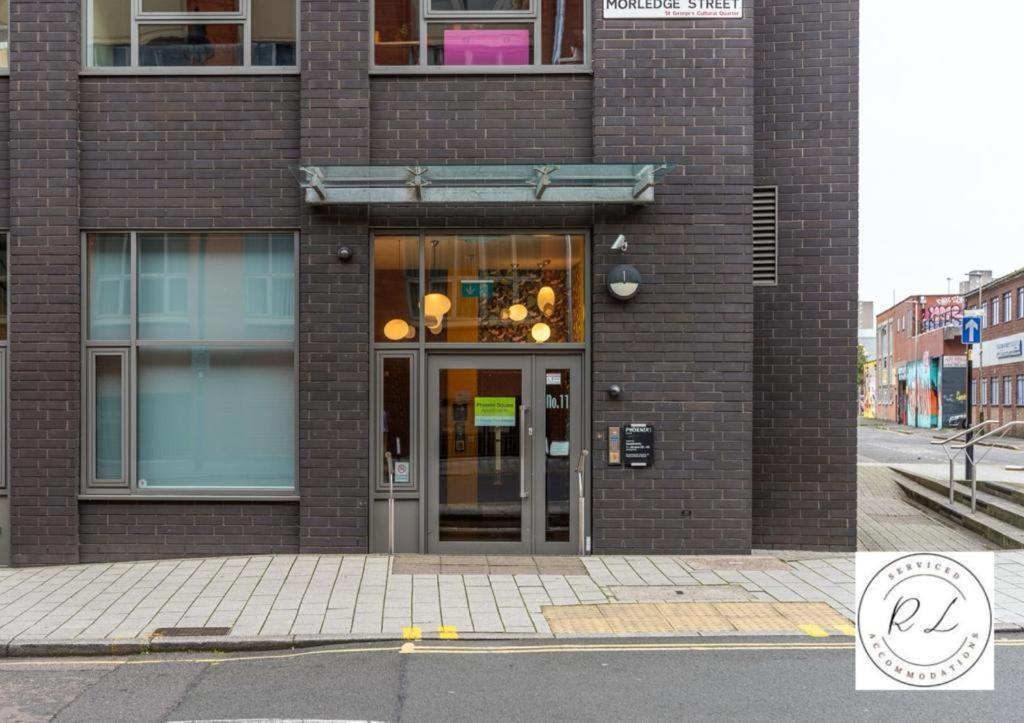 Modern Apartment, Free Parking & Monthly Savings Apartment