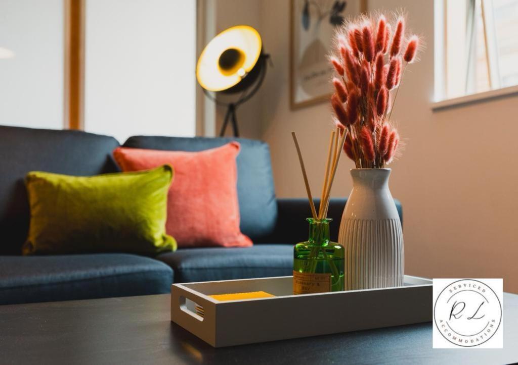 Modern Apartment, Free Parking & Monthly Savings