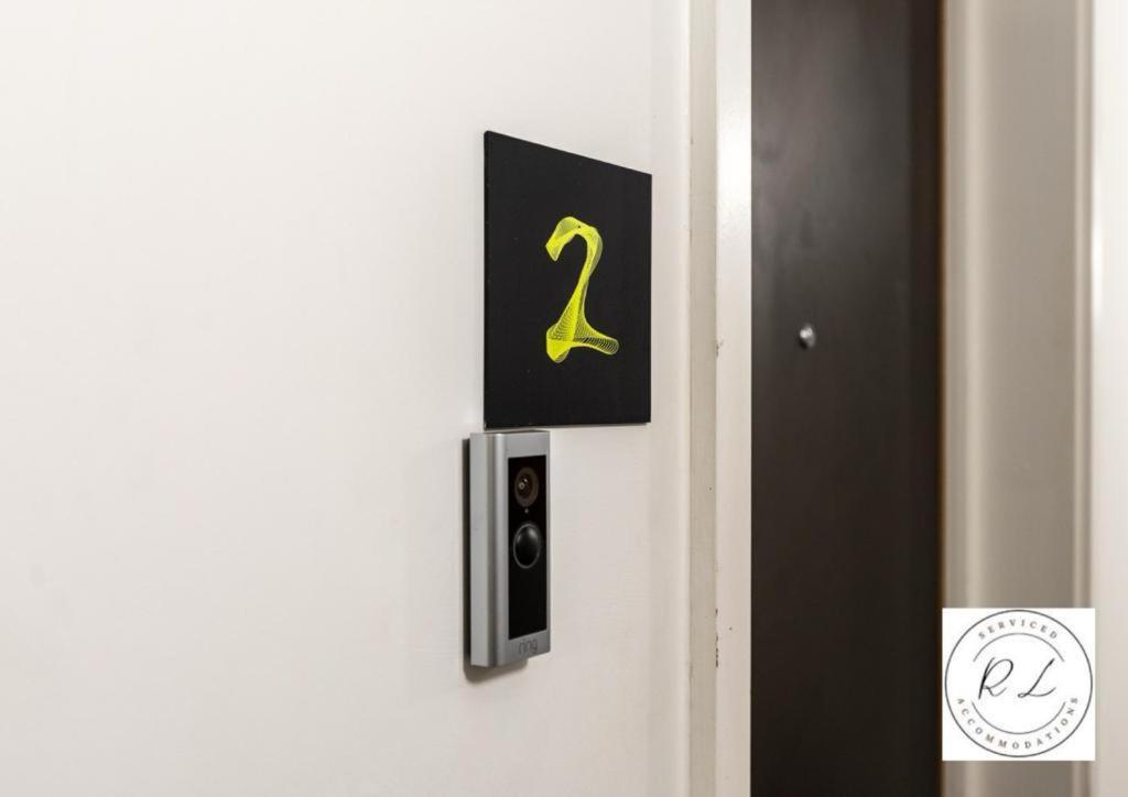 Modern Apartment, Free Parking & Monthly Savings * Leicester