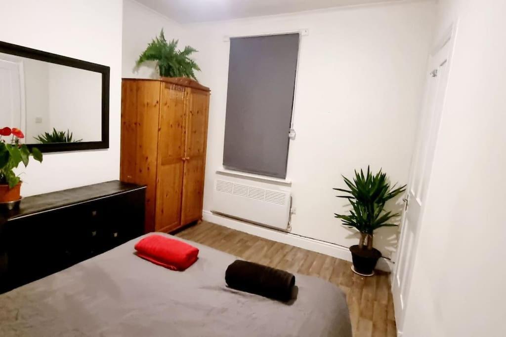 Cosy Split-level 2 Bed * Leicester