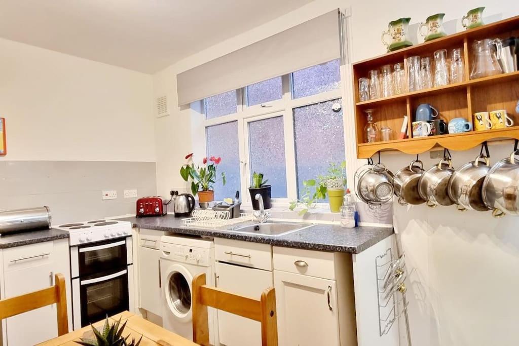 Cosy Split-level 2 Bed Apartamento *