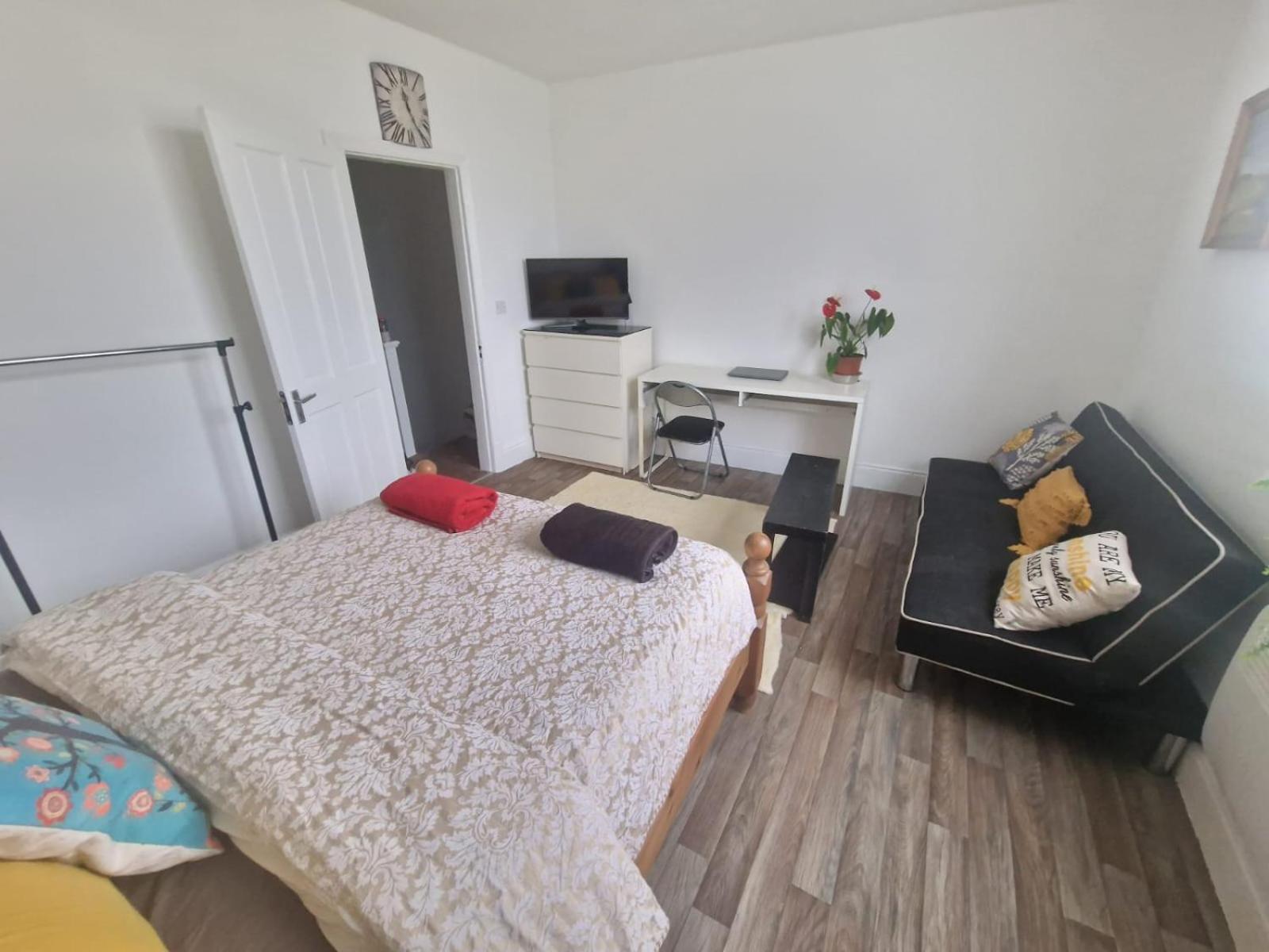 Cosy Split-level 2 Bed Leicester