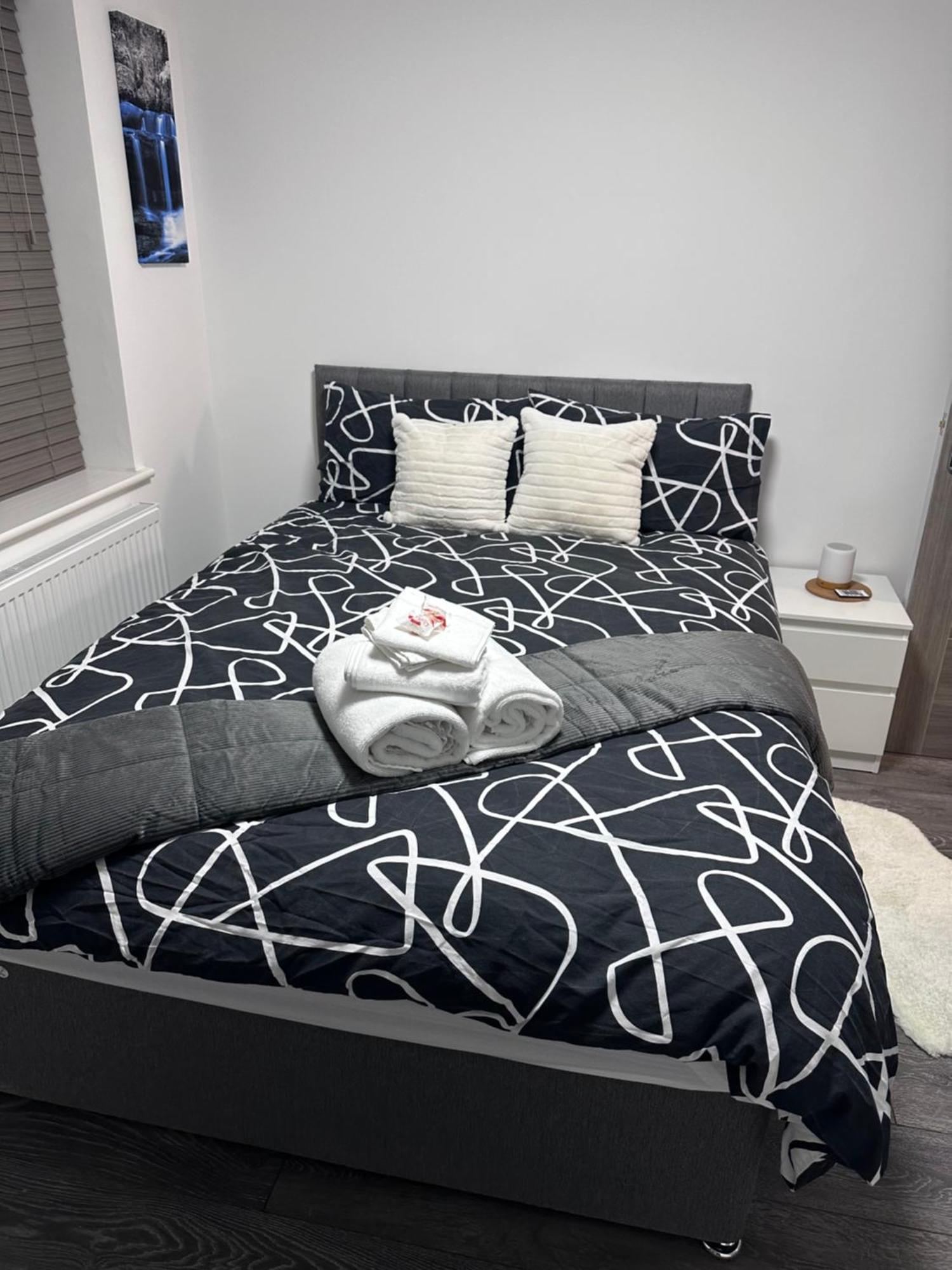 Apartment Stunning 2-flat In Leicester! *