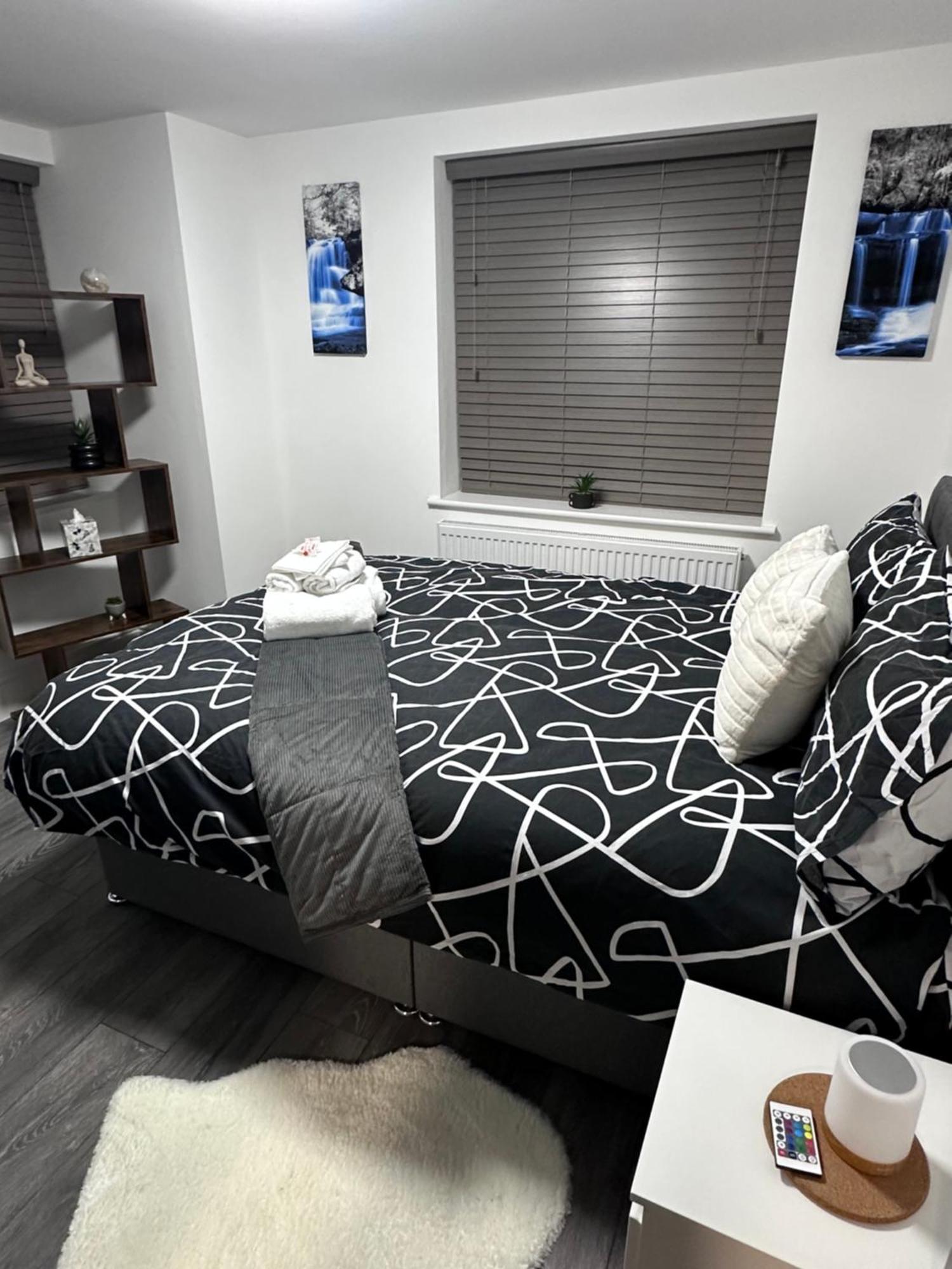 Apartment Stunning 2-flat In Leicester! *