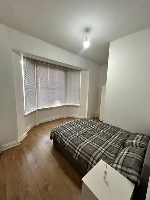 Spacious Flat With Free Parking Leicester