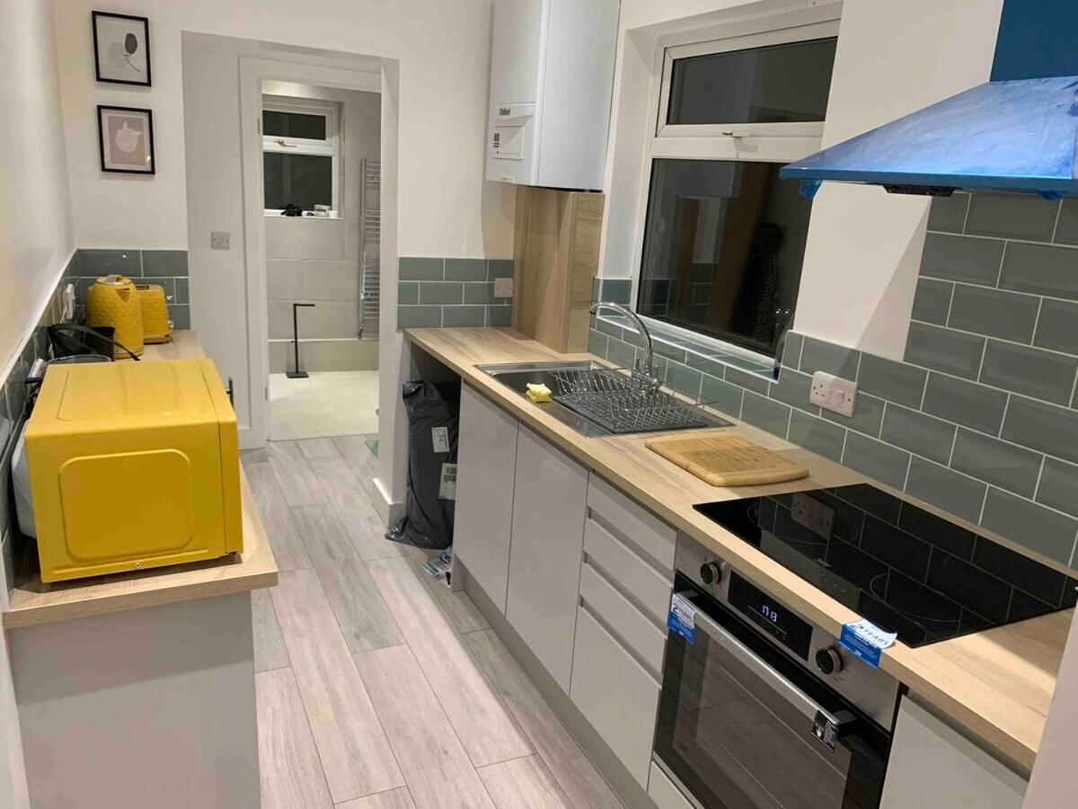 The Hughenden Townhouse / Free Parking / Wifi *