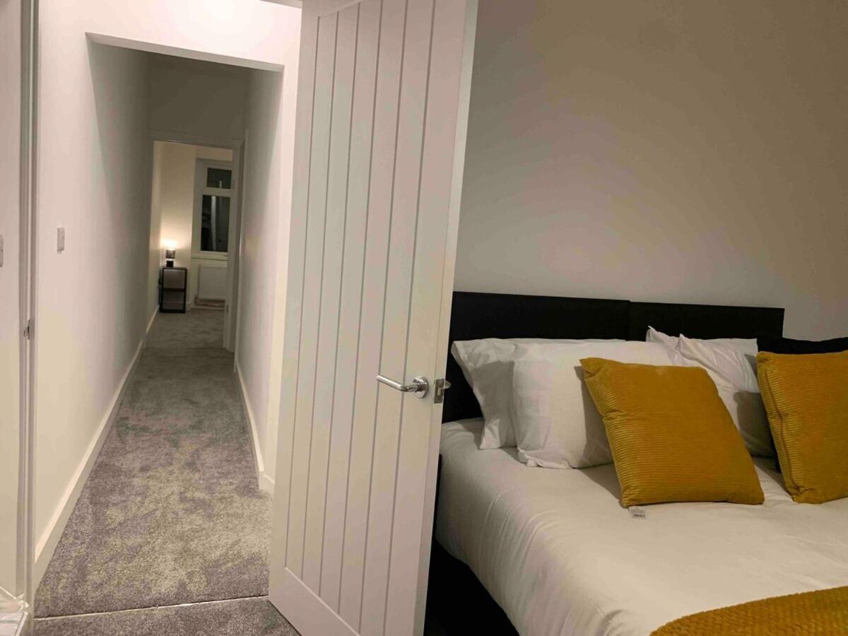 The Hughenden Townhouse / Free Parking / Wifi * Leicester
