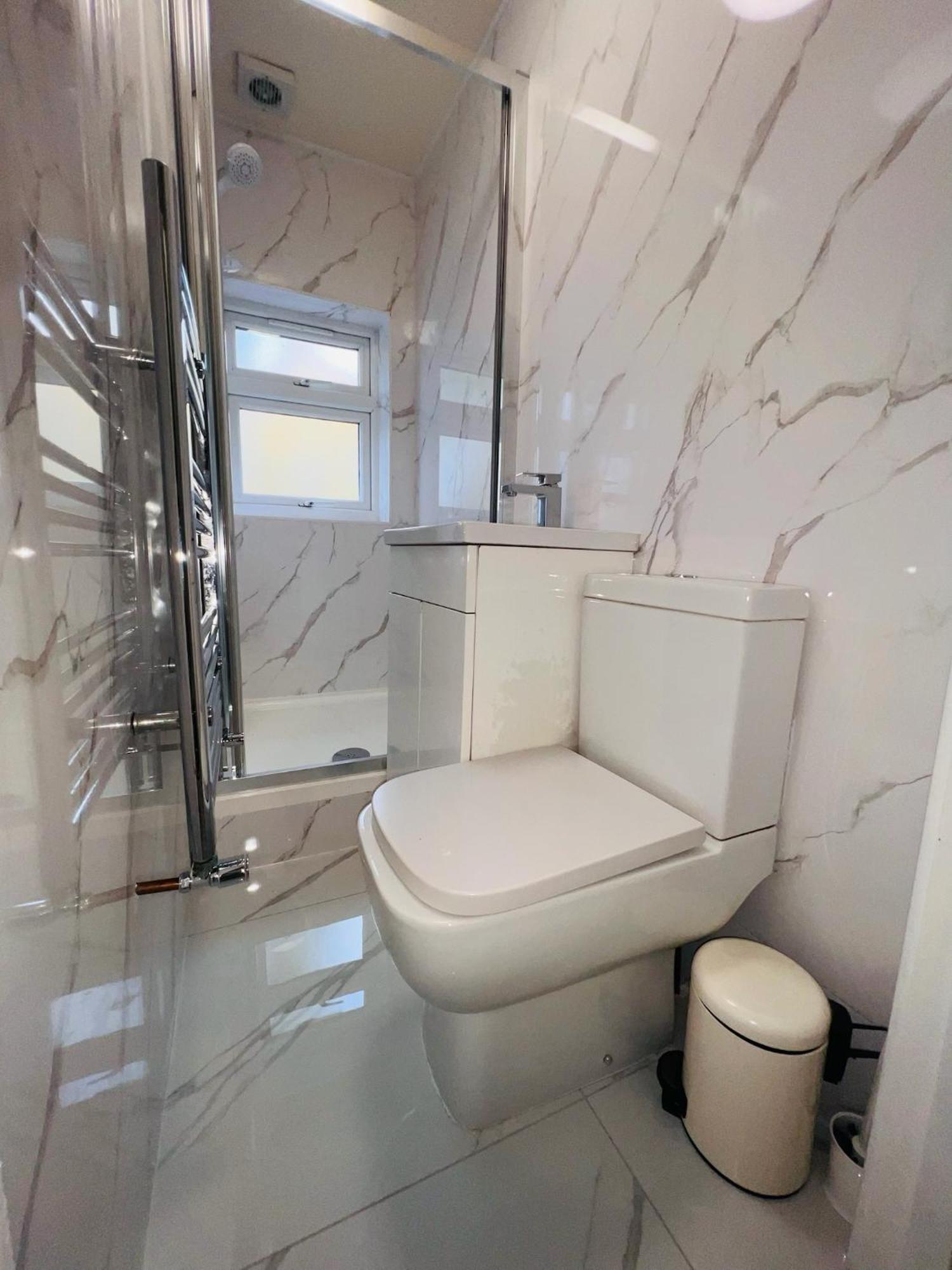 Baravaggio By Kasar Leicester