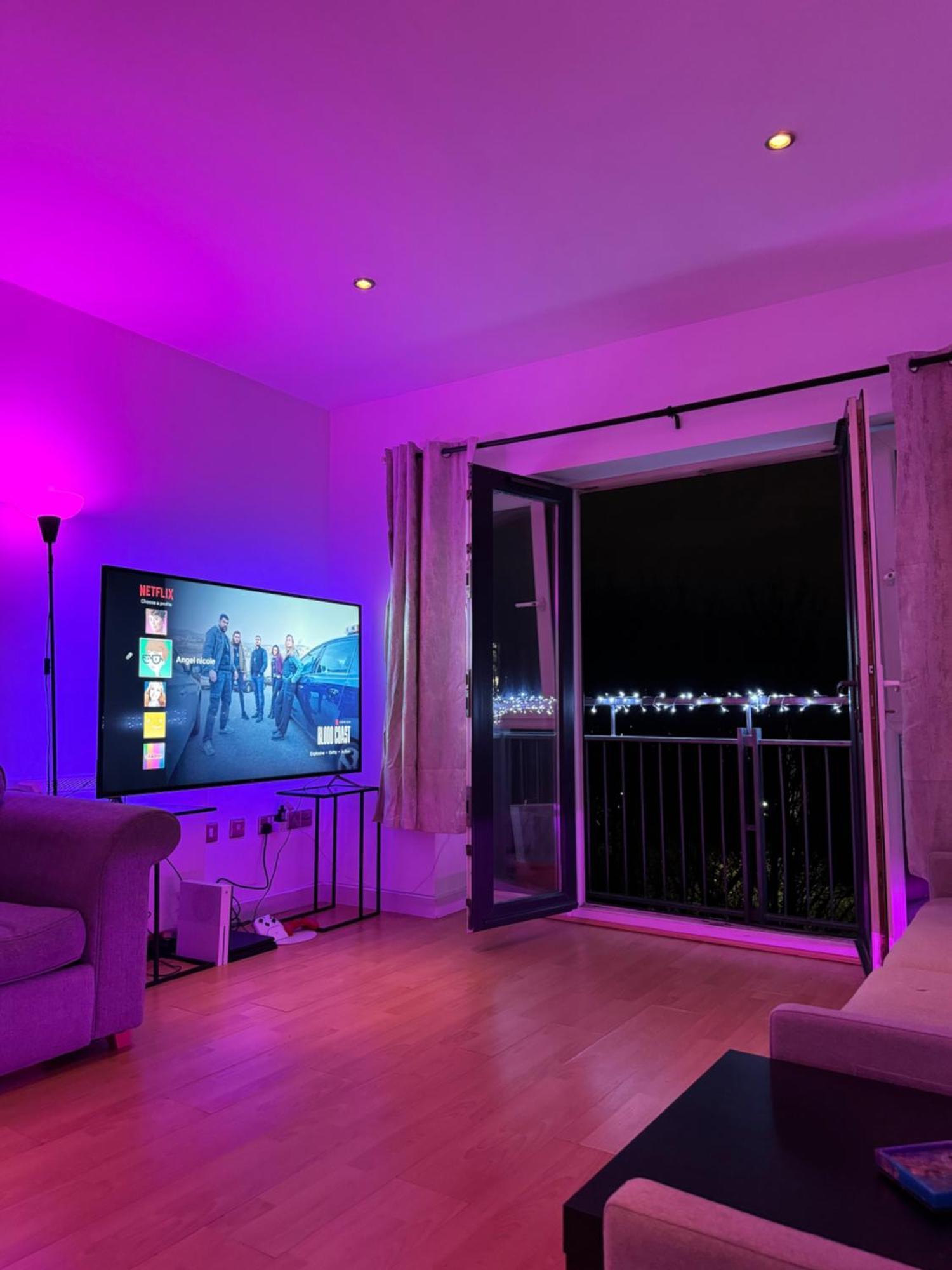 Spacious With Balcony *