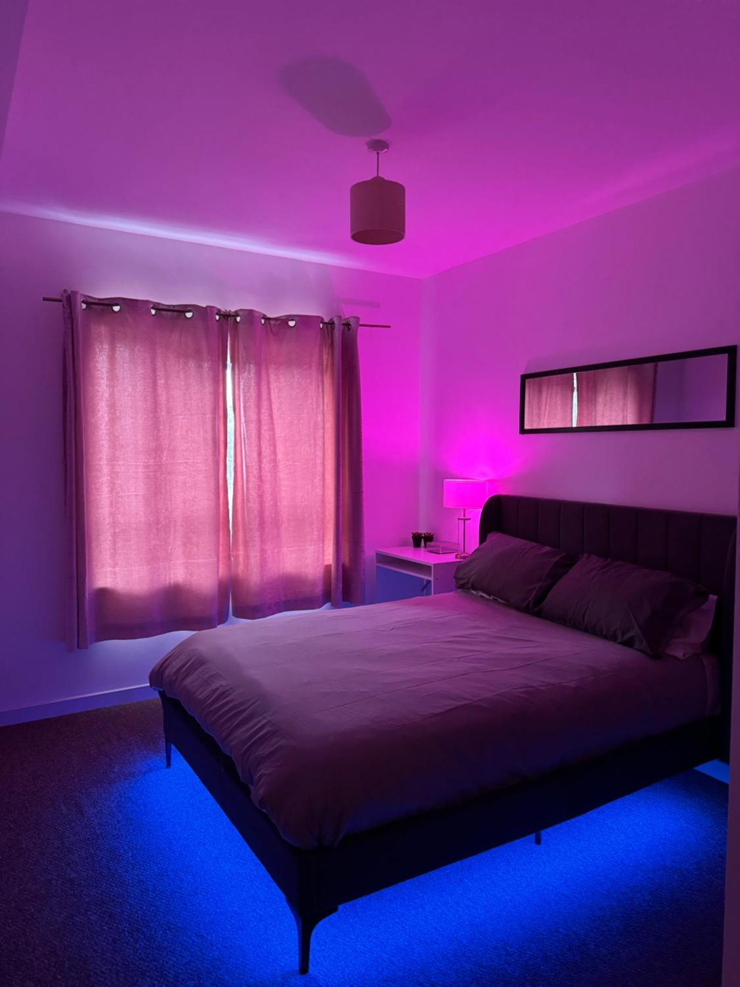 Spacious With Balcony Apartment Leicester