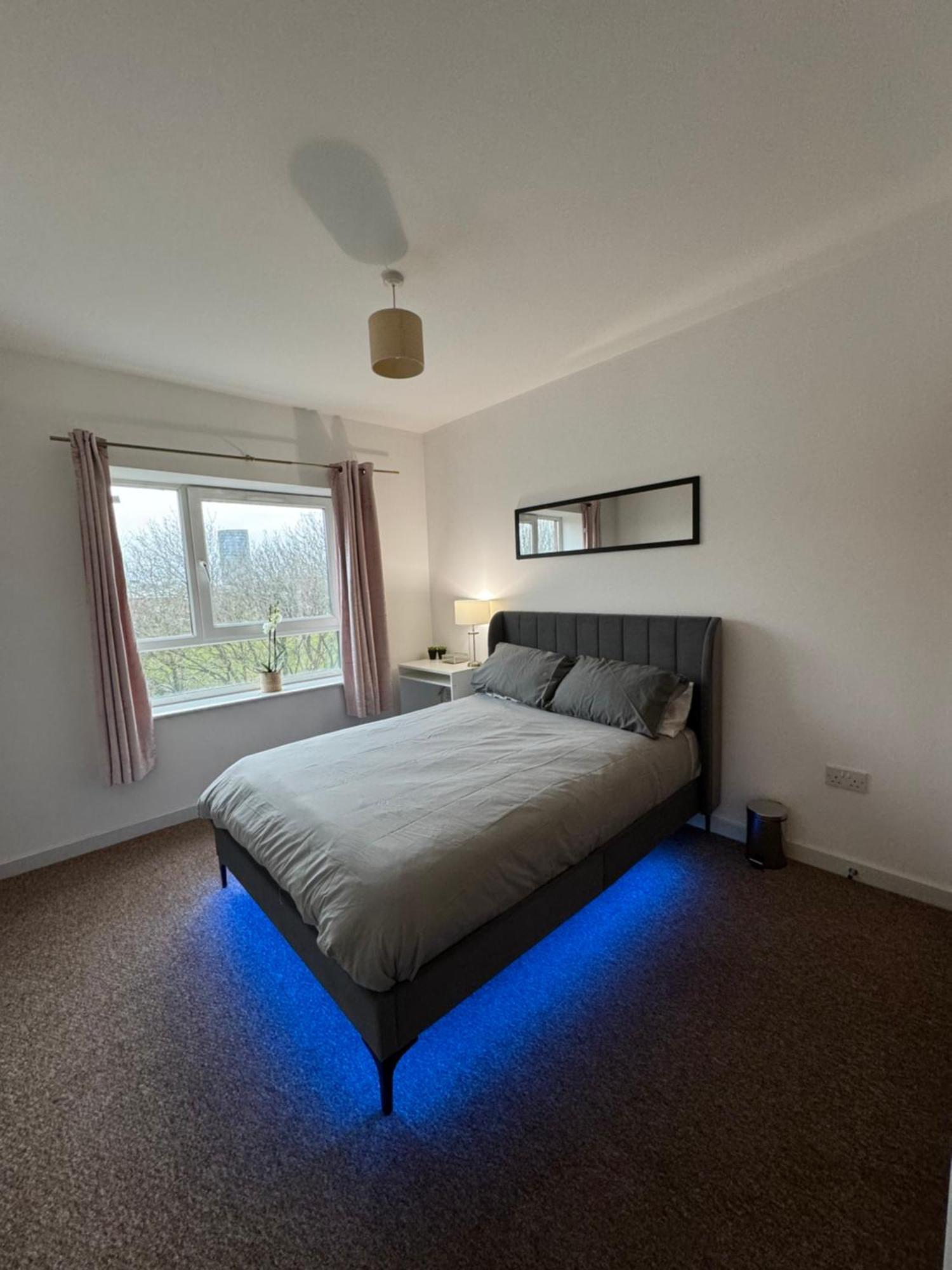 Spacious With Balcony Apartment *
