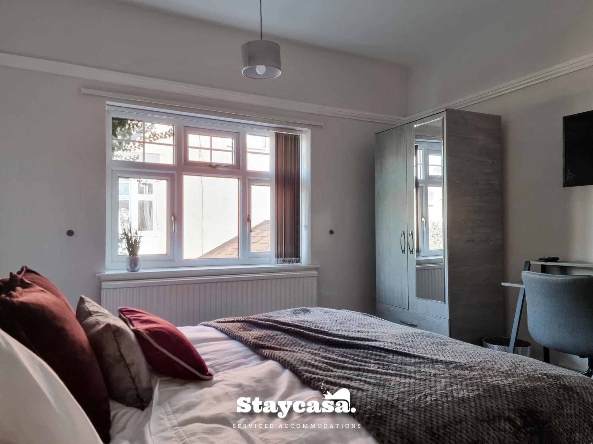 Detached King Suite With Large Garden & Driveway Leicester