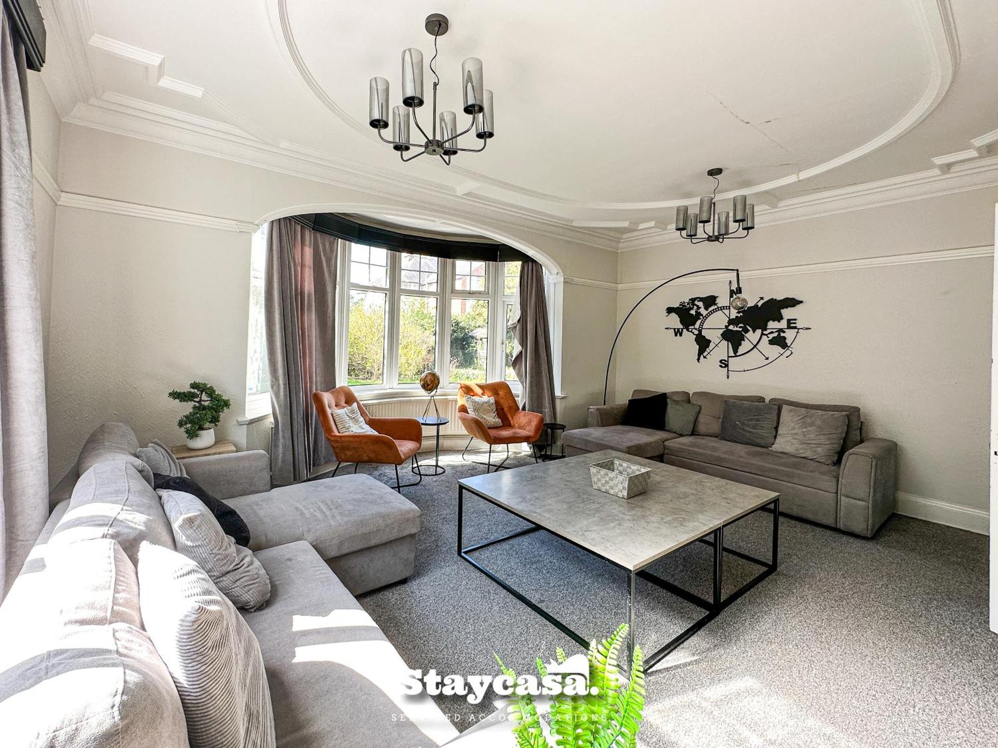 Casa de férias Detached King Suite With Large Garden & Driveway *