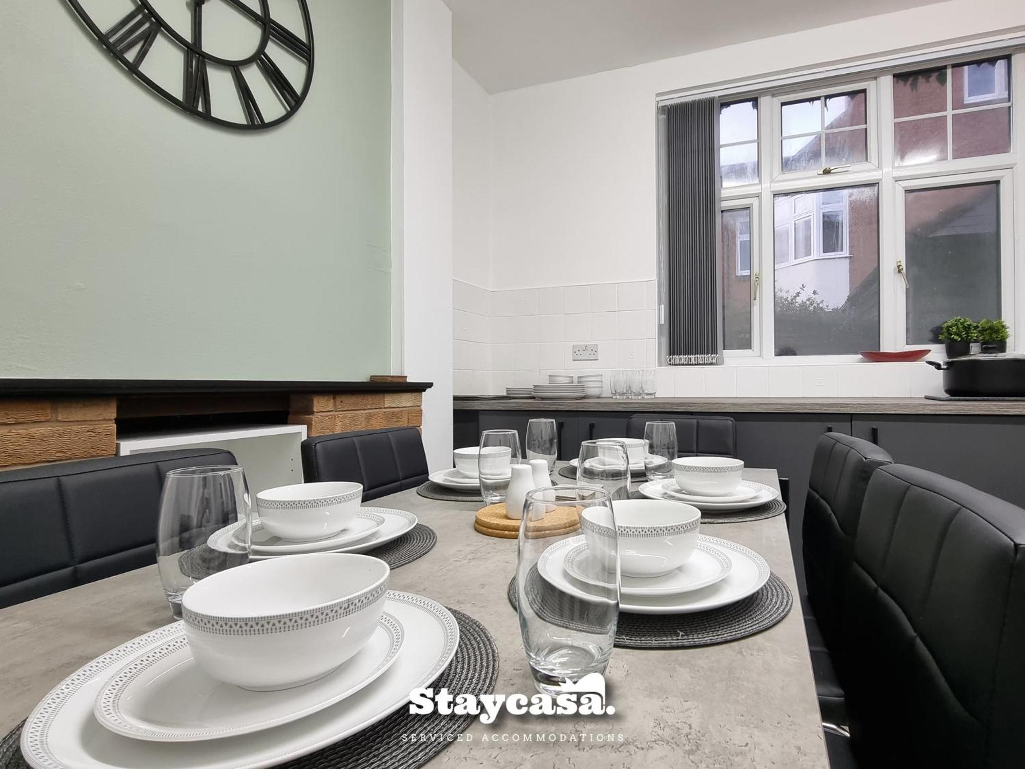Detached King Suite With Large Garden & Driveway Leicester