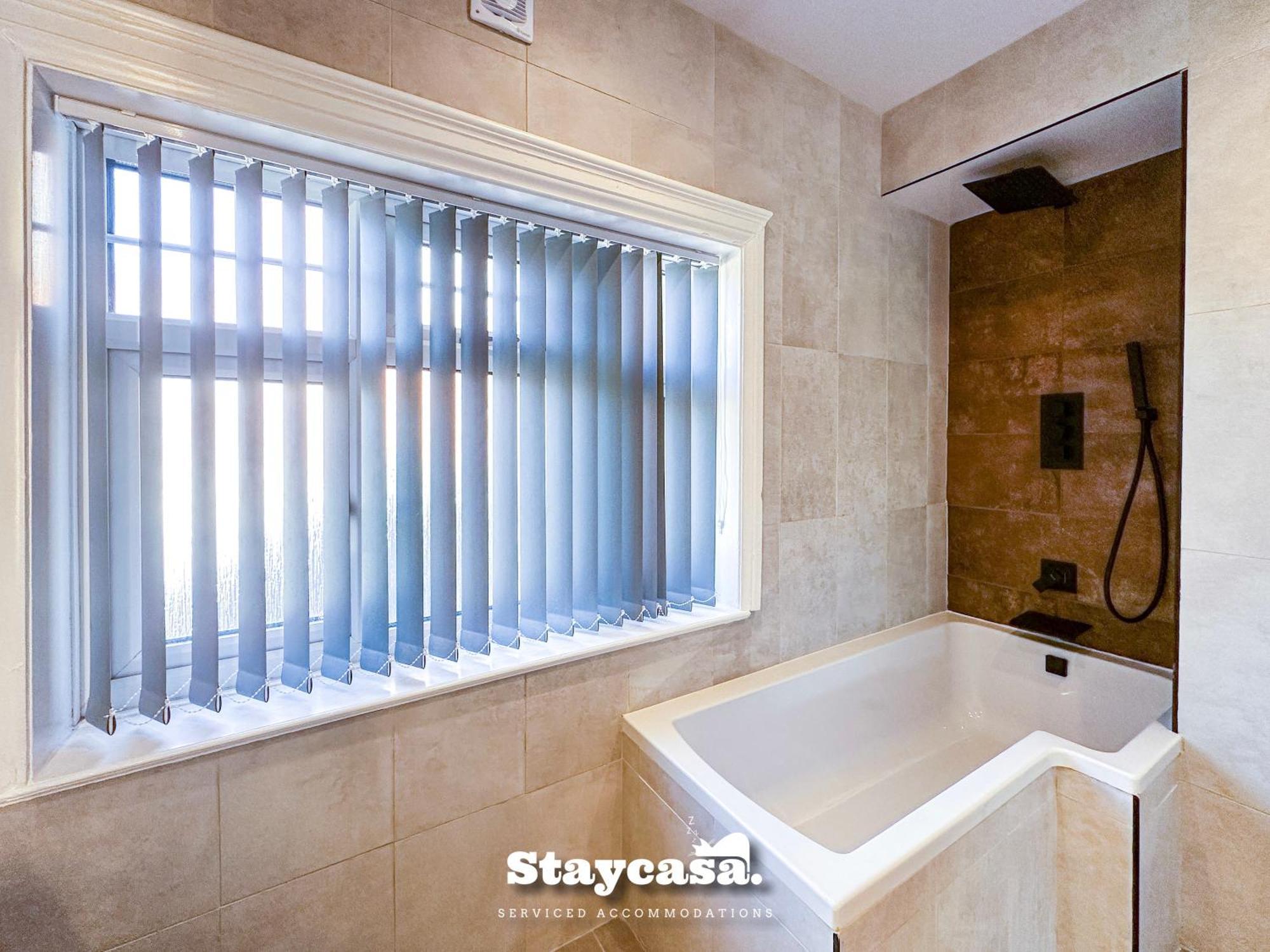 Detached King Suite With Large Garden & Driveway * Leicester