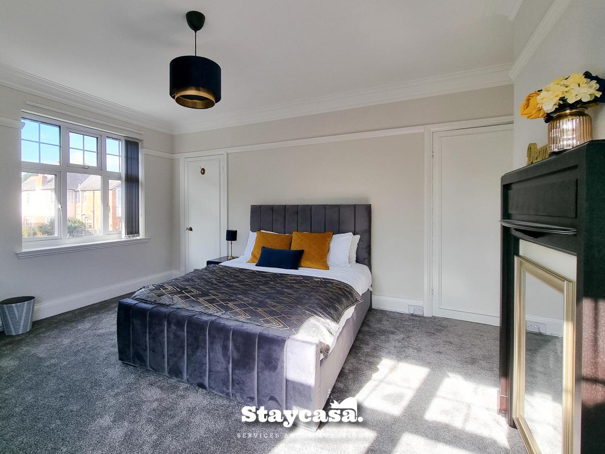 Casa de férias Detached King Suite With Large Garden & Driveway