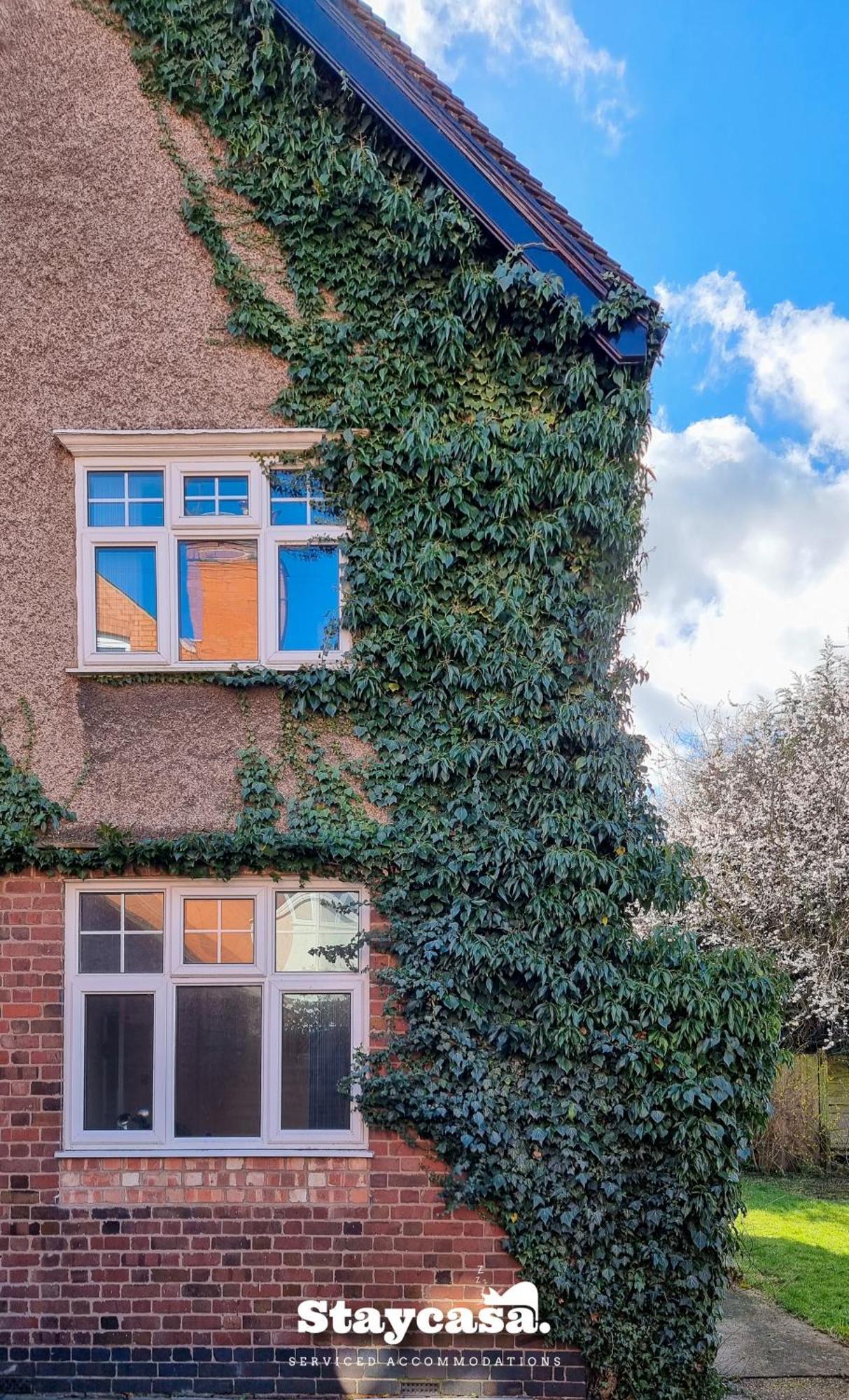 Detached King Suite With Large Garden & Driveway Leicester