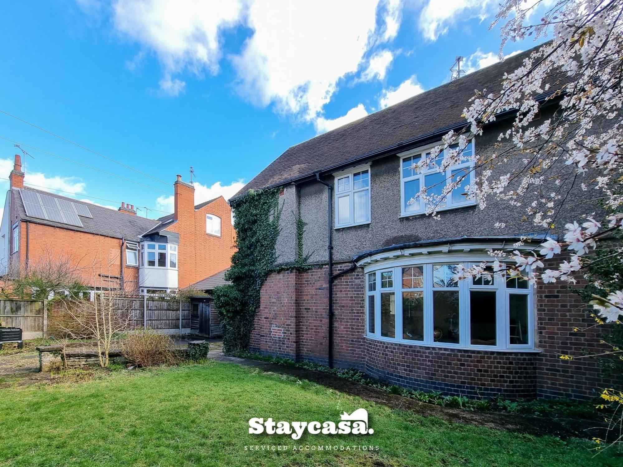 Detached King Suite With Large Garden & Driveway * Leicester