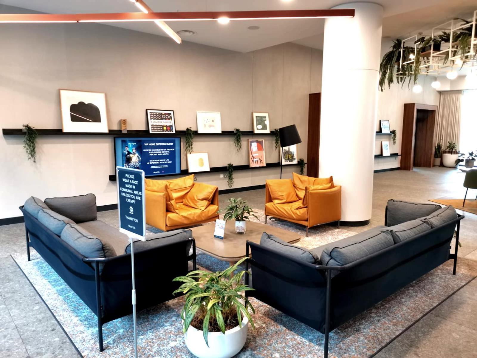 By Charles Hope Apartamento
