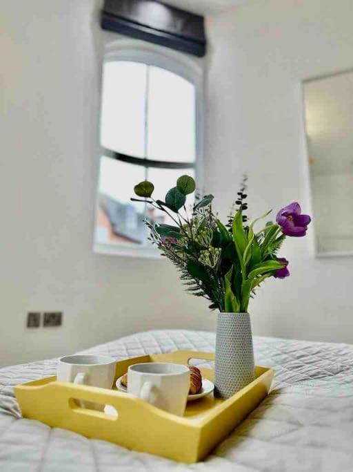 Chic Living At The Chancery *