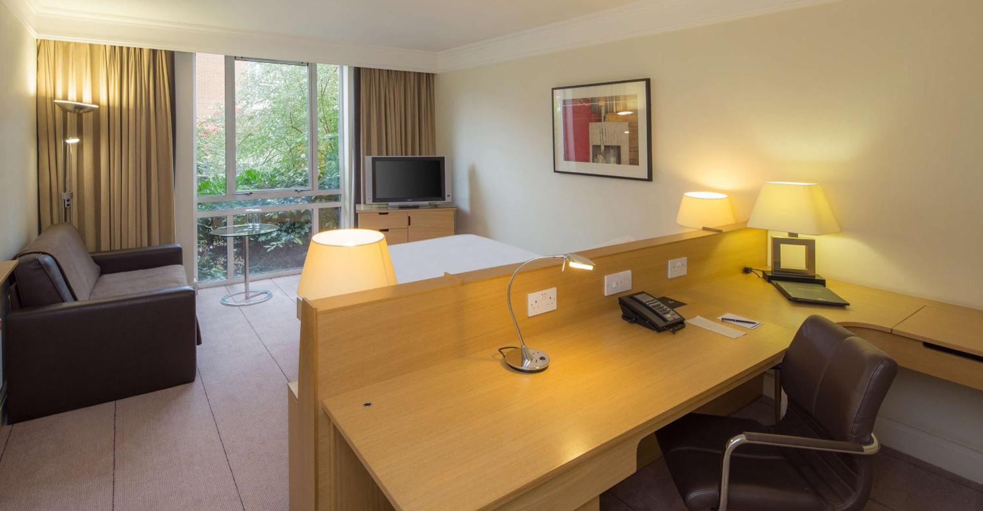 Hilton Hotel 4*