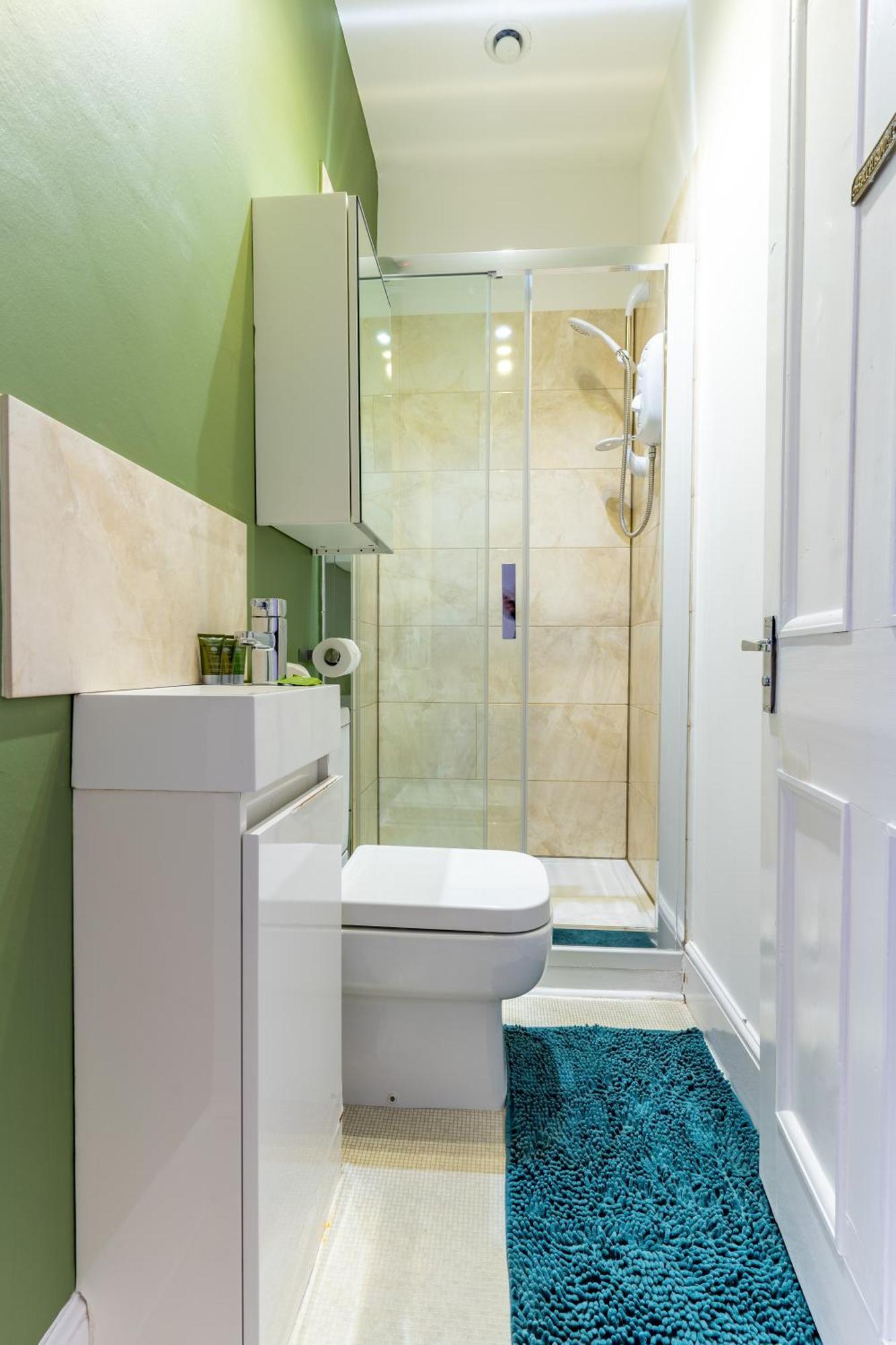 Monthly Discounts,10 Guests, Business * Leicester
