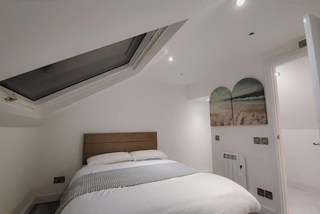 3 Bedroom, 3 Bathroom, Modern Apartment, Apartment